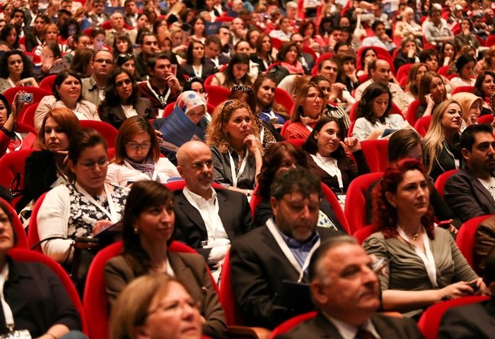 Okullarda Mesleki Gelişimi Destekleyen Model Yaşama Geçirilmeli